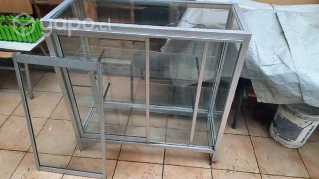 vitrina de aluminio buen estado