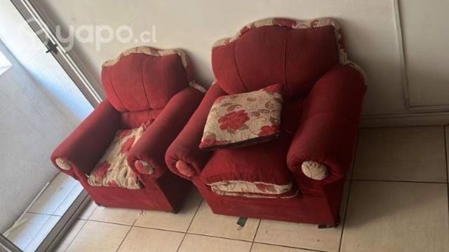 Se regalan salones, mesa y colchón urgente retirar