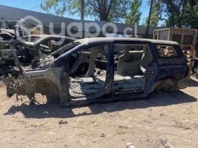 Carroceria techo cola pilares det trompa Carnival