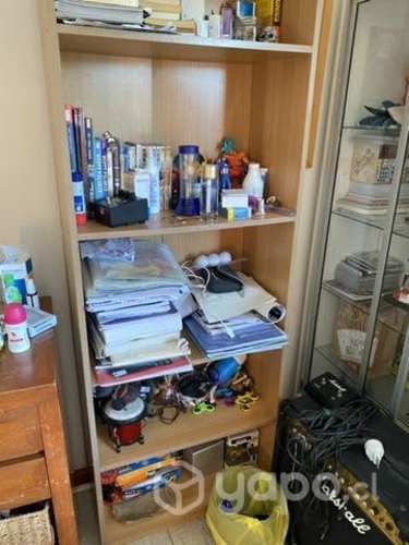 Estantería de madera