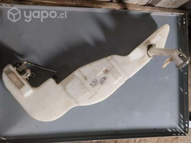 Depósito limpiaparabrisa Nissan np300
