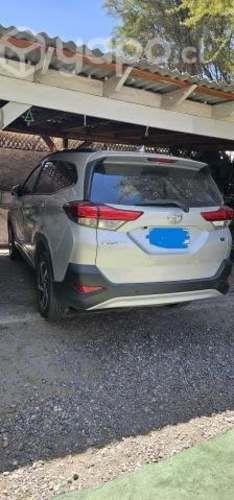 TOYOTA RUSH 2022 semi nuevo