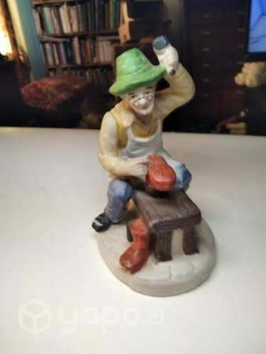 Figura decorativa antigua de ceramica italiana