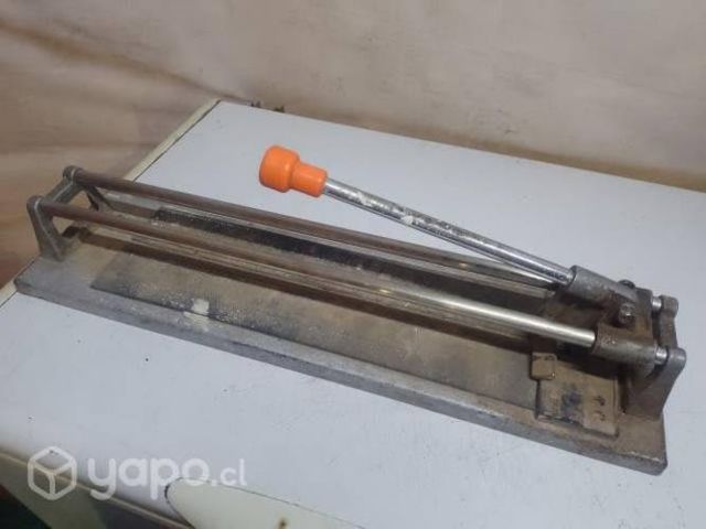 Maquina cortadora de cerámica