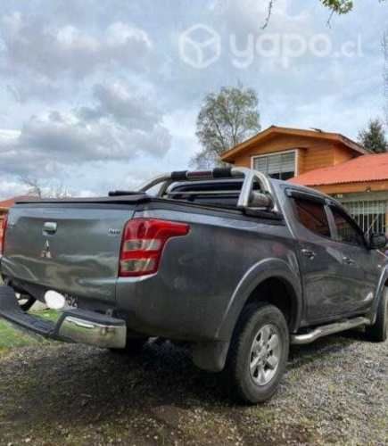 Mitsubishi l200 2018