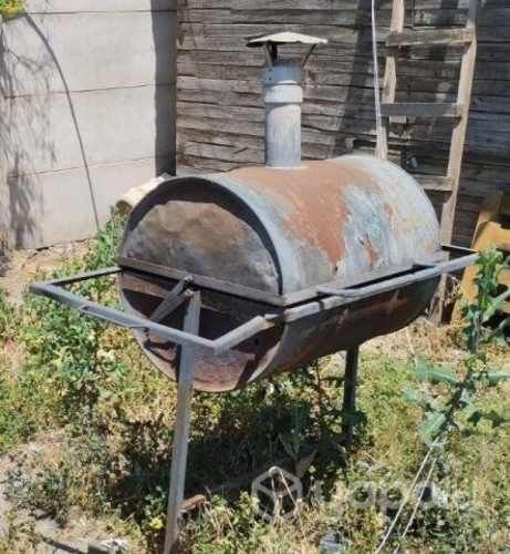 Parrilla grande con múltiples funciones