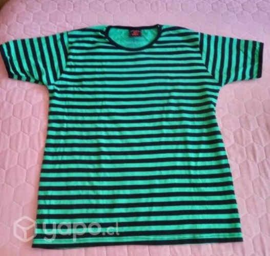 Polera rayada verde con negro