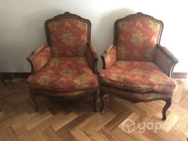 Par de sillones Luis XV tallados en encina