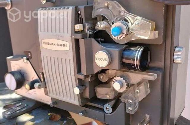 Antiguo proyector de cine de 8mm