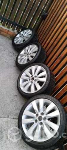 Llantas con neumáticos