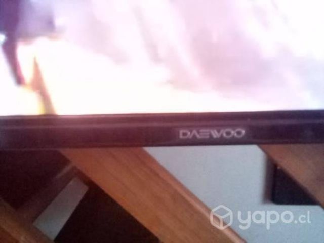 Televisor Smart TV marca Daewoo