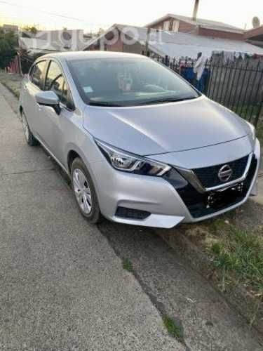 Nissan versa 2022