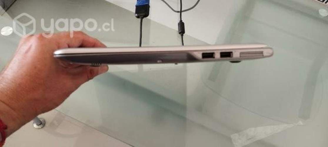 Ultrabook Samsung + monitor de 20"