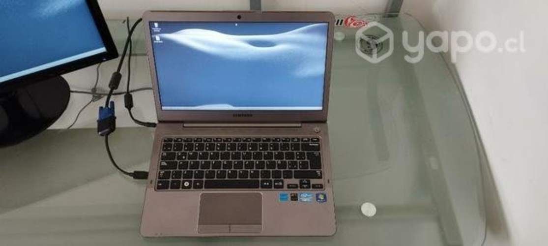 Ultrabook Samsung + monitor de 20"