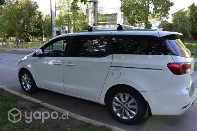 Kia motors grand carnival 2016