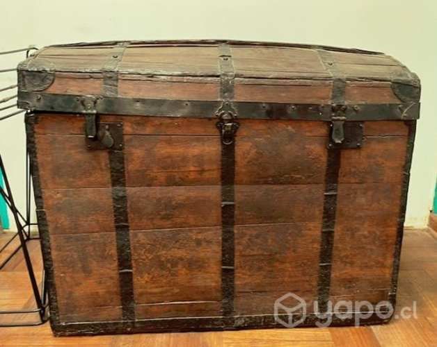 Baùl antiguo, reliquia.100% madera