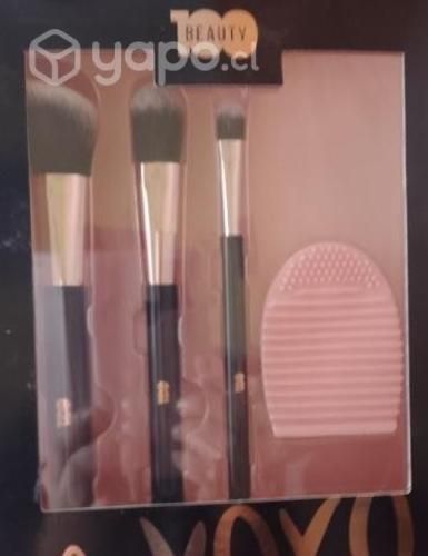 Set dé brochas de maquillaje más cosmetiquero dora