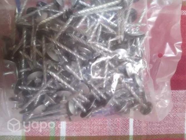 Clavos techo