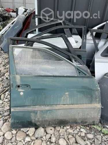 Puerta delantera derecha tercel