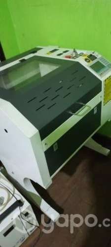 Maquina corte y grabado laser