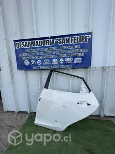 Puerta trasera izquierda jac s2