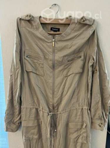 Polera Michael Kors y enterito Bebe talla L