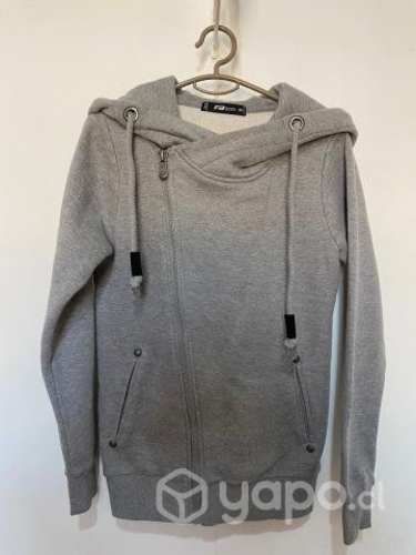 Poleron gris marca FB sister talla XS cierre en as
