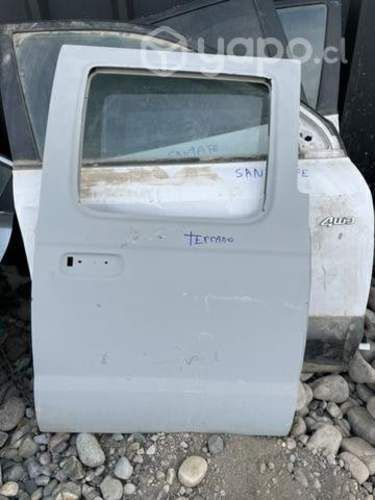 Puerta trasera derecha terrano