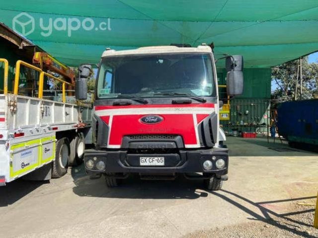 Se vende camion ford cargo 3133 con grua hiab