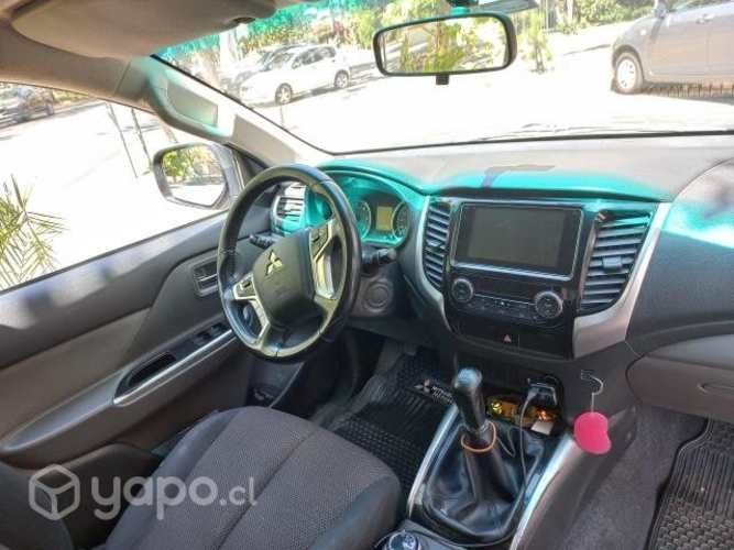 Mitsubishi l200 2019