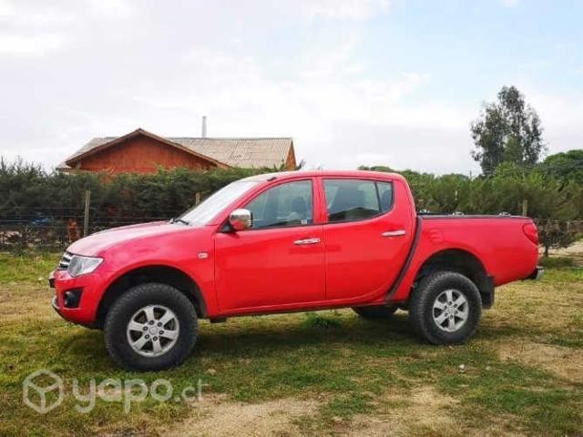 Camioneta Mitsubishi l200 4x4