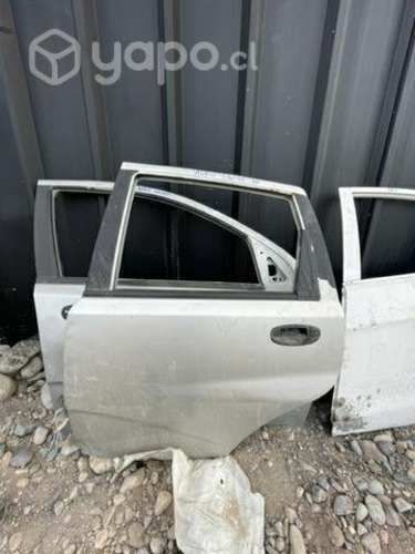 Puerta trasera izquierda aveo sports