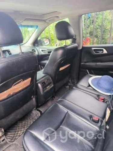 Se vende Nissan Pathfinder 2015