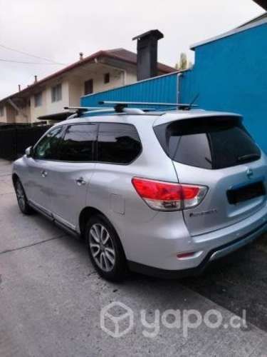 Se vende Nissan Pathfinder 2015