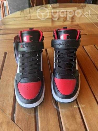 Zapatillas Champions nuevas