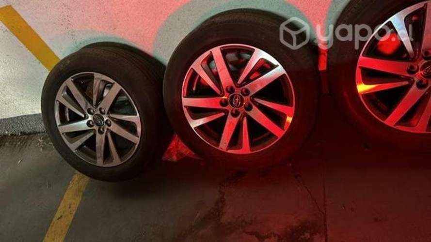 Llantas Subaru con neumáticos yokohama