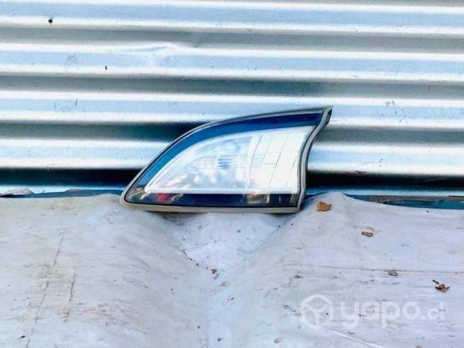 Foco portalón mazda 3