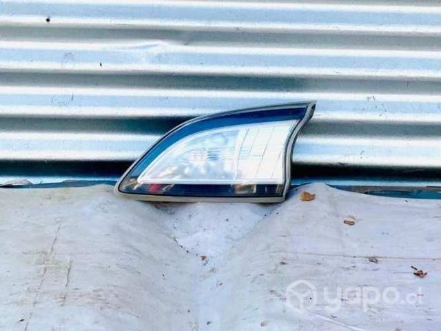 Foco portalón mazda 3