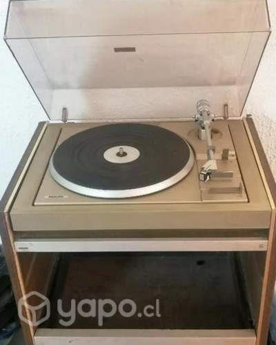 Tornamesa Philips con mueble full estado