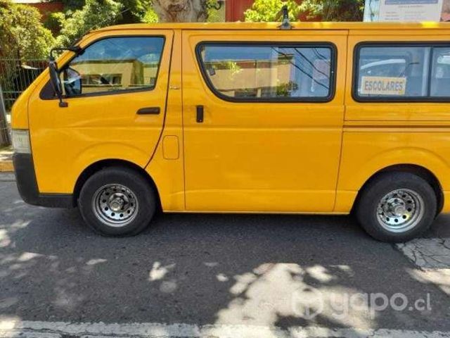 Vendo Furgón Escolar Toyota Hiace 2009