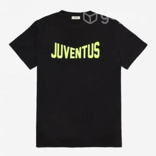 Polera Juventus C/ Estampado Amarillo Fluor