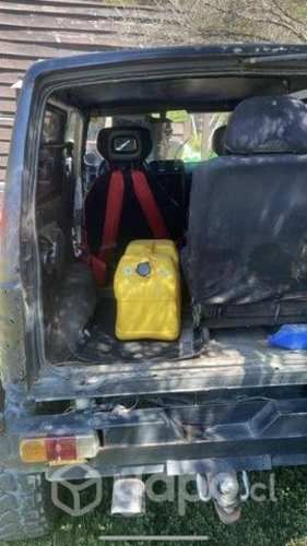 Suzuki samurai sj413