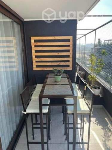 Mesa de terraza estilo bar