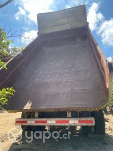 Vendo camión tolva de 7 cubos sin motor l