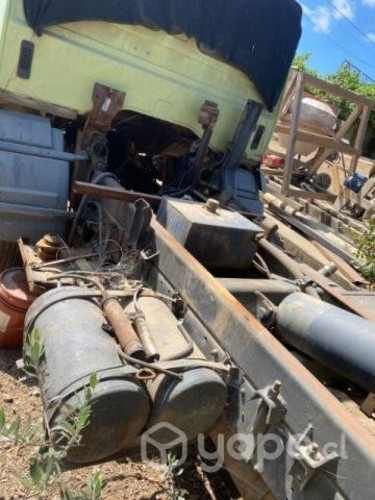 Vendo camión tolva de 7 cubos sin motor l