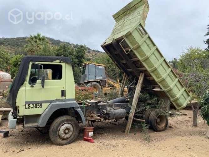 Vendo camión tolva de 7 cubos sin motor l