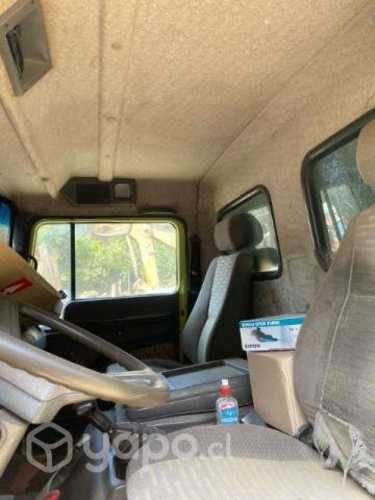 Vendo camión tolva de 7 cubos sin motor l