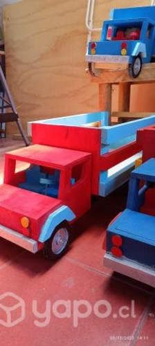 Camiones de madera