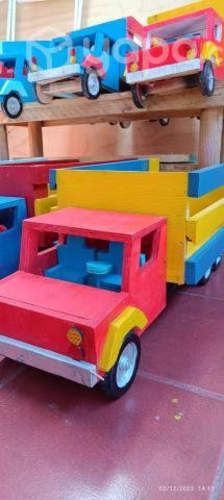 Camiones de madera