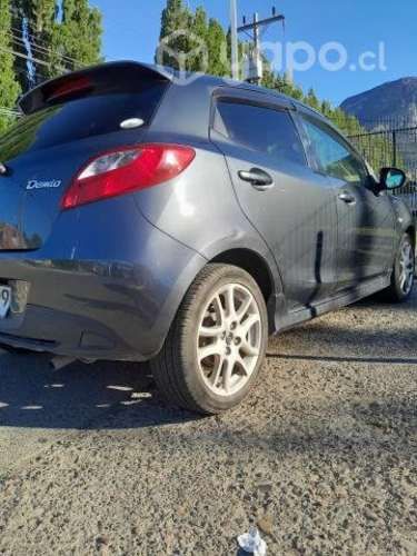 Se vende mazda demio